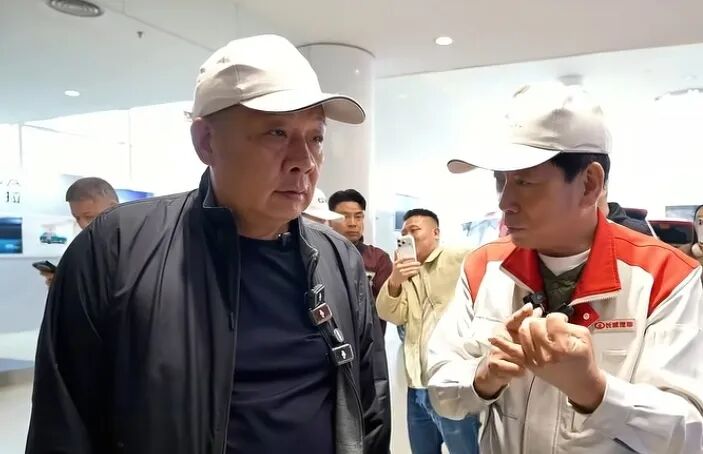 张雪在于东来直播间刷3000元礼物成“榜一大哥” - 图5