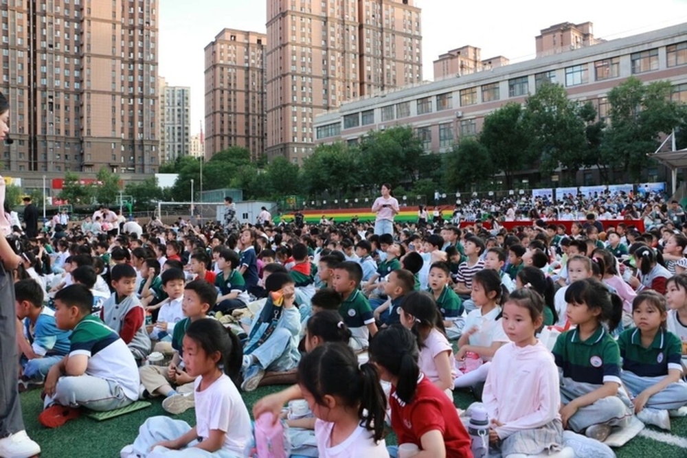 济南高新区东城逸家小学举办欢乐六一文艺晚会 - 图2