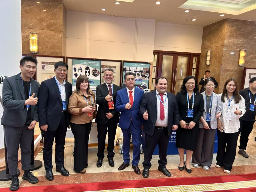外骨骼、机械手亮相国际舞台！山东省立医院脑机接口平台展示最新成果 - 图5