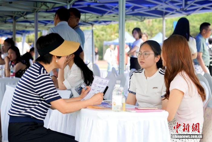 政企校聚力搭台 浙川“蓝鹰工程”助四川青年就业成才 - 图2