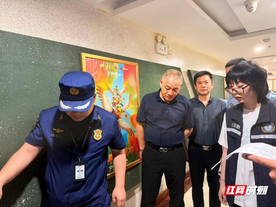 岳阳市屈原管理区开展文化场所安全生产暨“扫黄打非”专项检查 - 图2