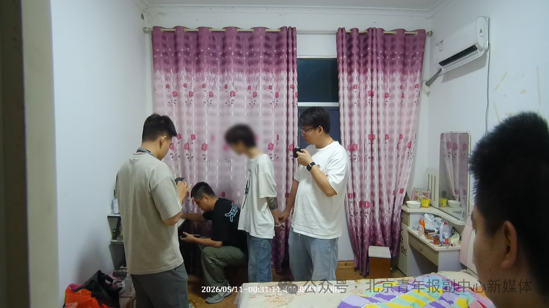 用“游戏皮肤”礼包诱导小学生扫码下载带毒App，全国家长累计被骗200万元 - 图2