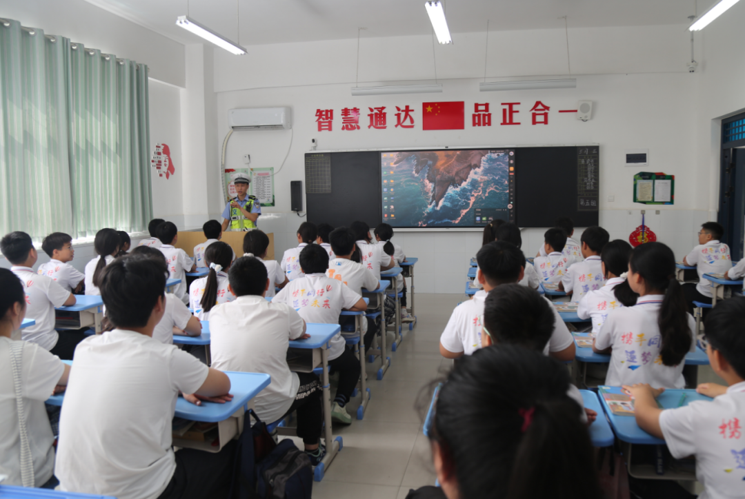 警校联动筑防线 安全出行伴成长 - 图4