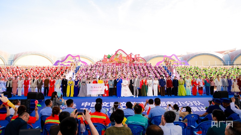 文艺浸润山海情 同心共绘协作卷——中国文联文艺志愿服务小分队专场演出走进银川闽宁镇 - 图4