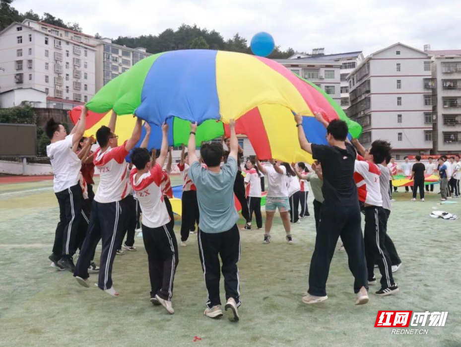 “压力减减减！”高考临近，湖南多地学校送的这波“减压大礼包”太上头了 - 图6