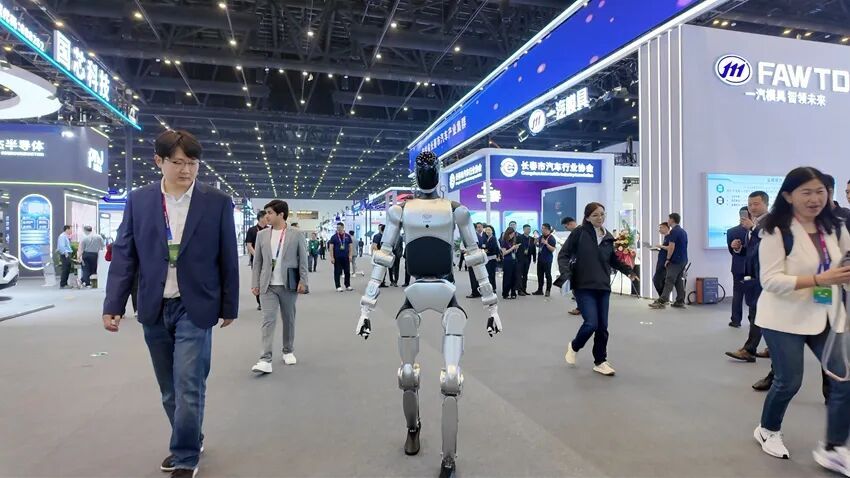 从零到首秀！一汽机器人破局出圈 - 图4