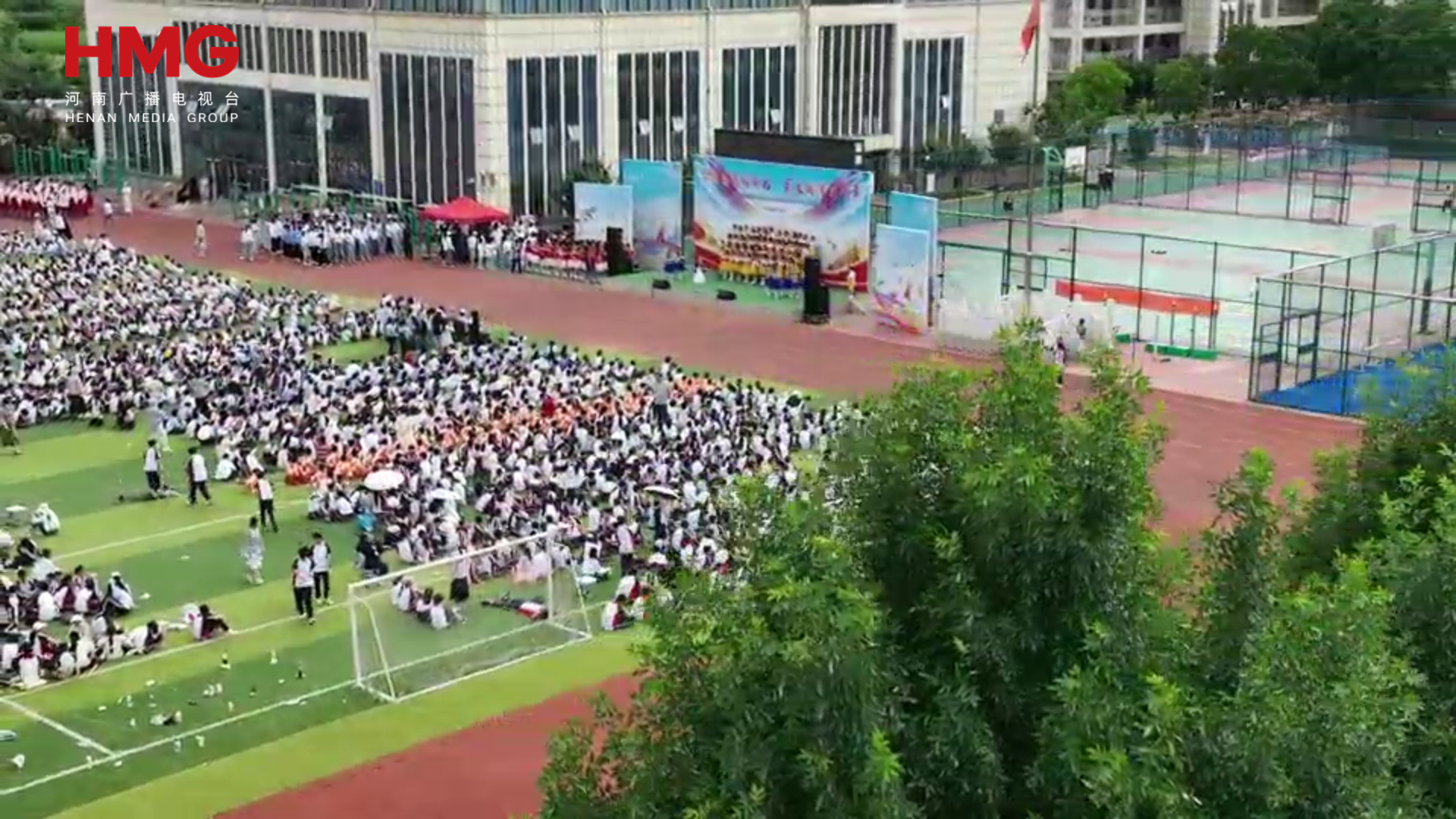 合唱展演庆“六一”！新乡学院附属中学用歌声传递梦想 - 图1