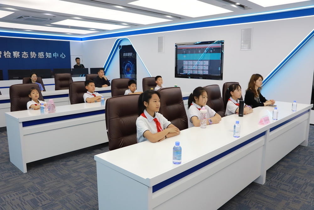 济南市检察院举办“检爱四十载携手向未来”检察开放日活动 - 图1