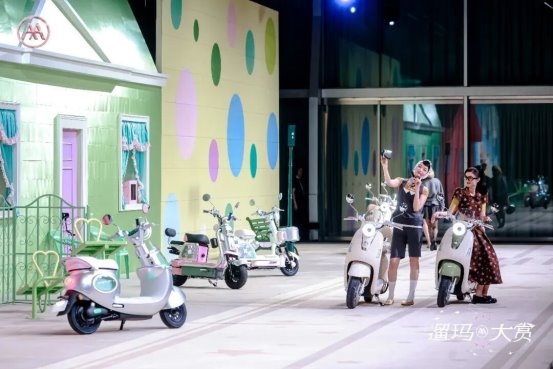 美翻全场！爱玛遛玛大赏亮相上海，重新定义出行时尚 - 图4