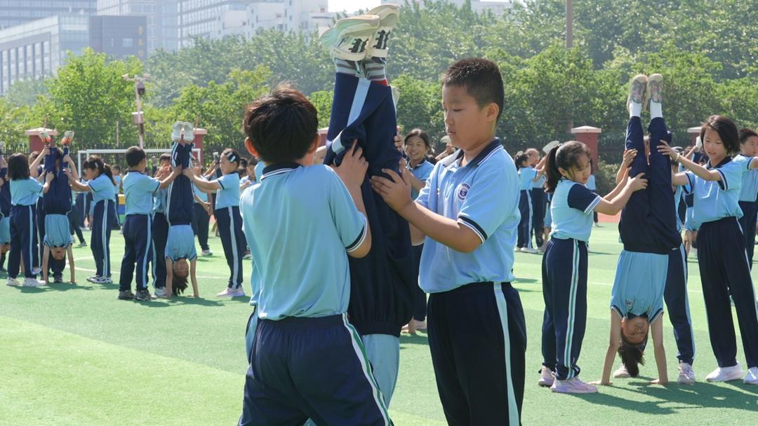 “奔跑吧·少年”，1700余名学生校园炫技 - 图5