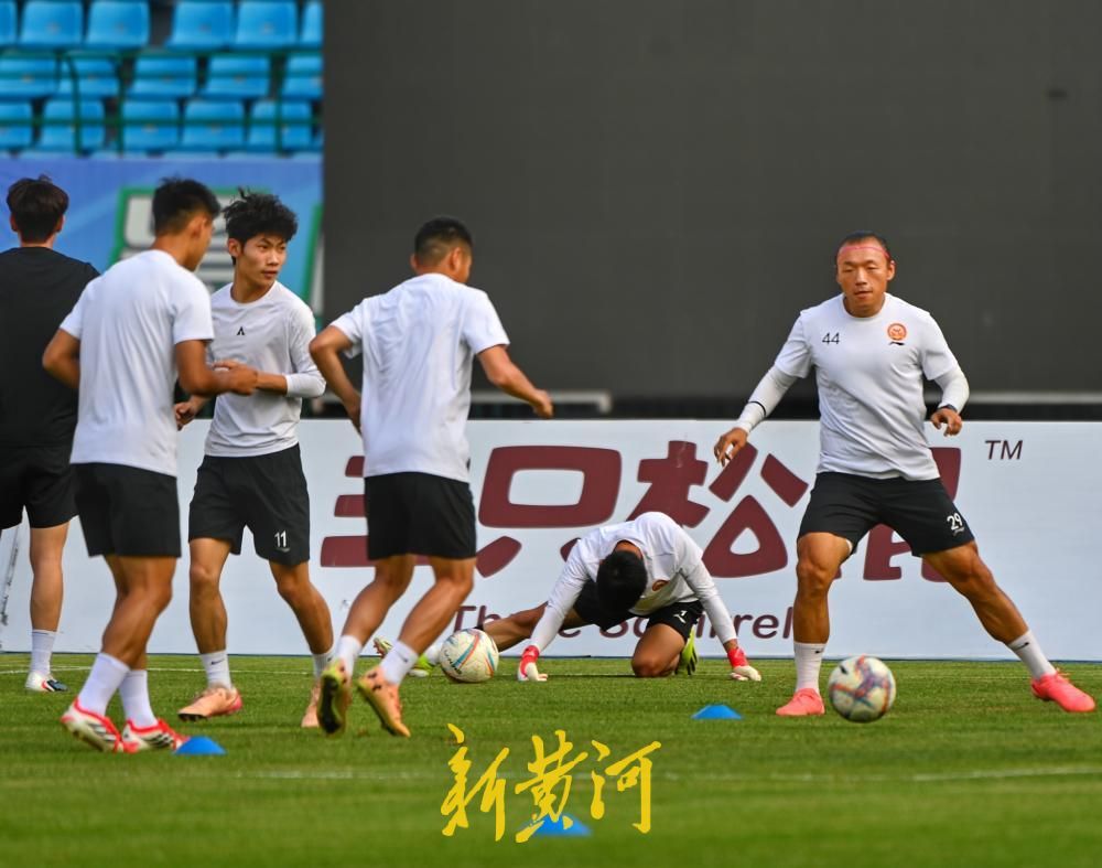 齐鲁超赛第五轮比赛即将打响，临沂队赛前踩场训练 - 图6