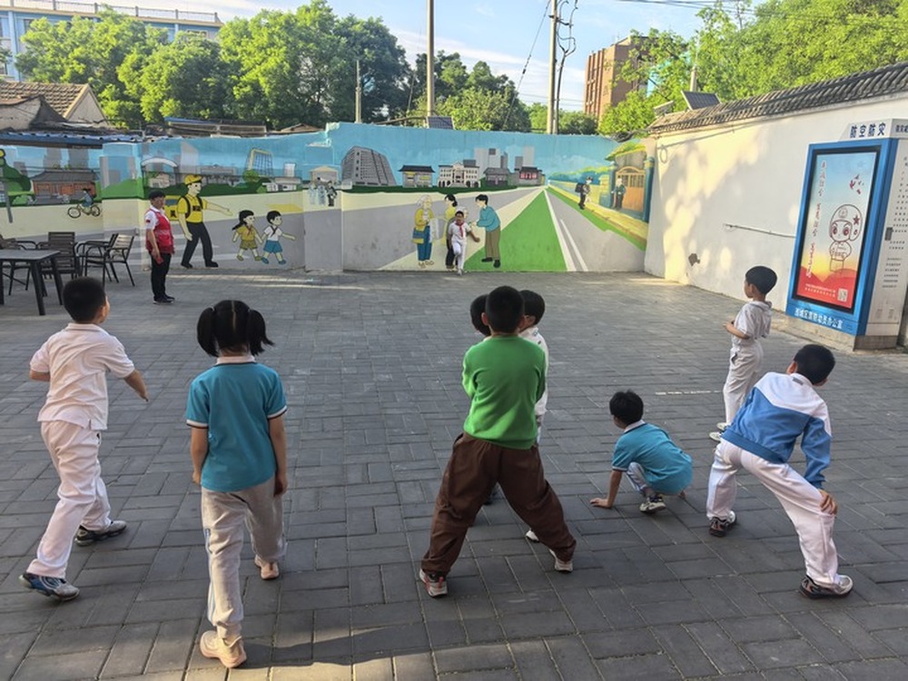 新华视点：“老幼共托”如何照护“一老一小” - 图2