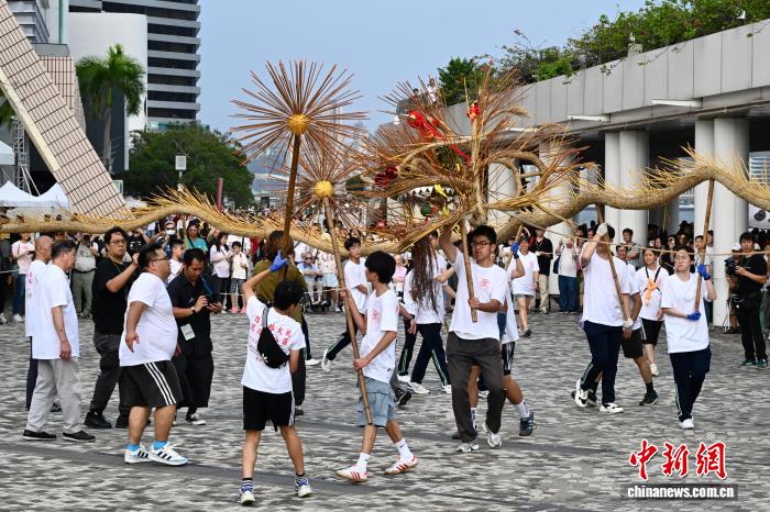 香港“非遗嘉年华”上演“舞火龙” - 图6