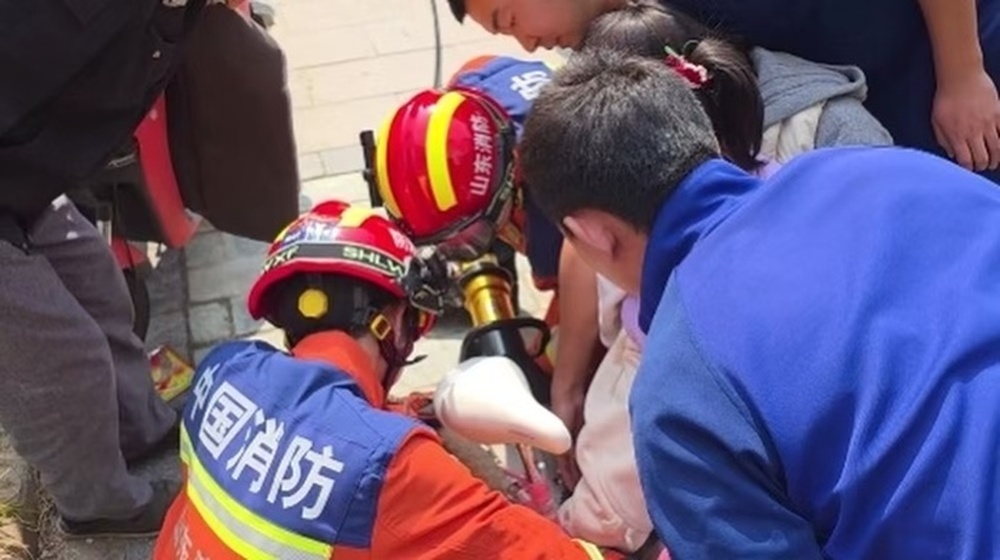 济南消防：卡手、卡脚、卡墙体！家长注意，别让风险“卡”住孩子的童年 - 图3