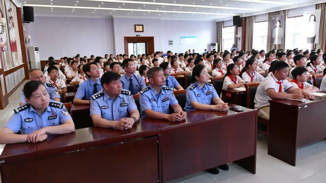 华龙区检察院：护航童心成长 检警同行筑牢校园安全墙 - 图3