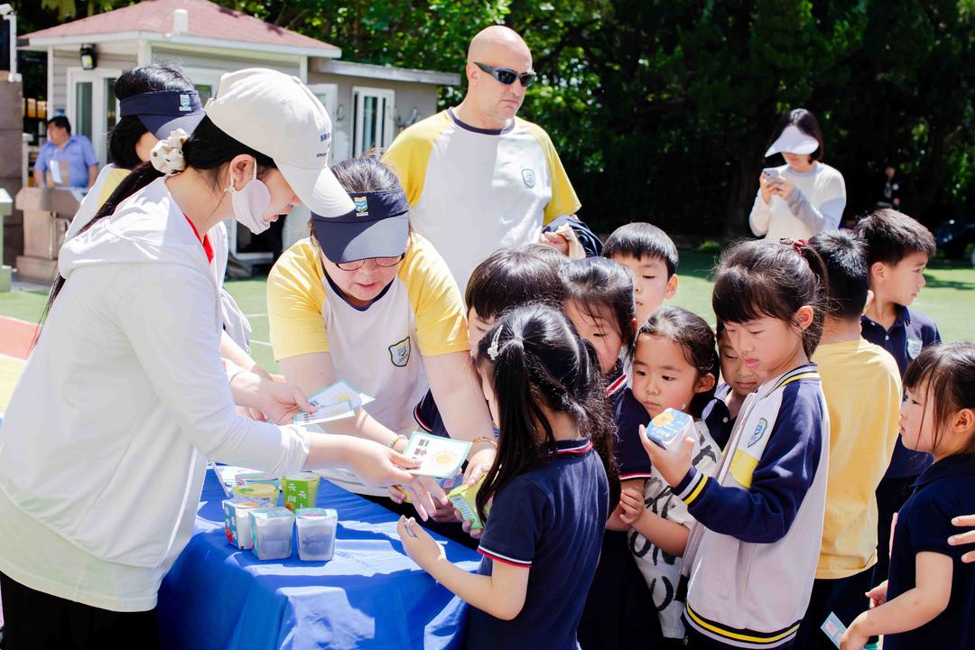 旧书焕新传书香、绿植伴读共成长！市南区举行“伴读绿芽成长纪”旧书置换活动 - 图6