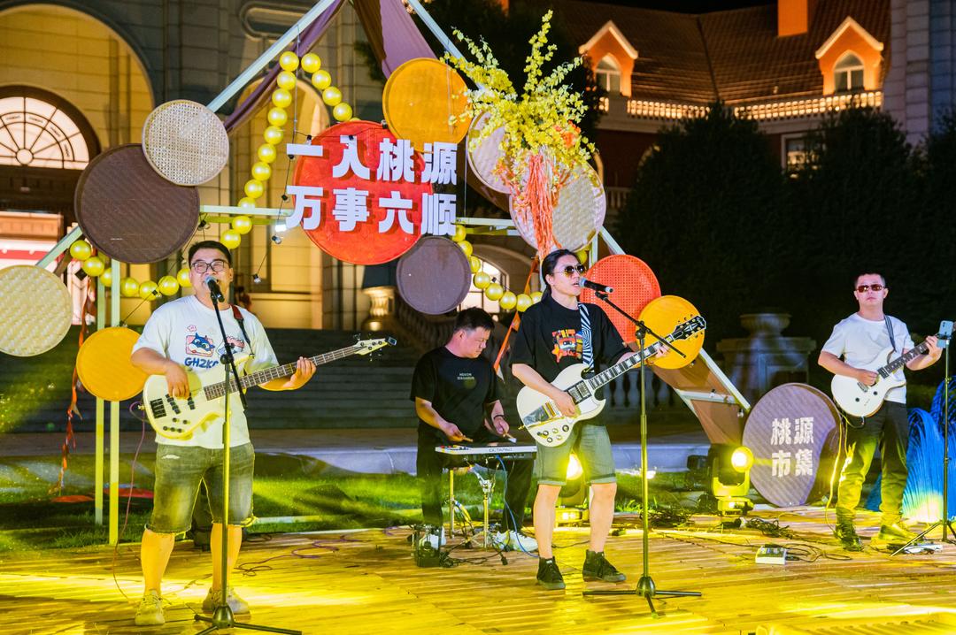 泰山脚下“戏”说风云：《泰岳寻韵记》开启泰安沉浸式文旅新篇章 - 图1