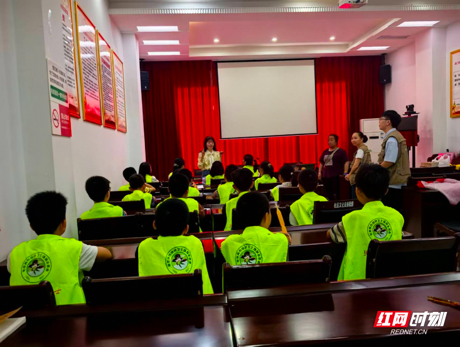 童趣迎六一 书香护青绿 龙门社区党建引领“一老一小”生态系列活动暖心启幕 - 图3
