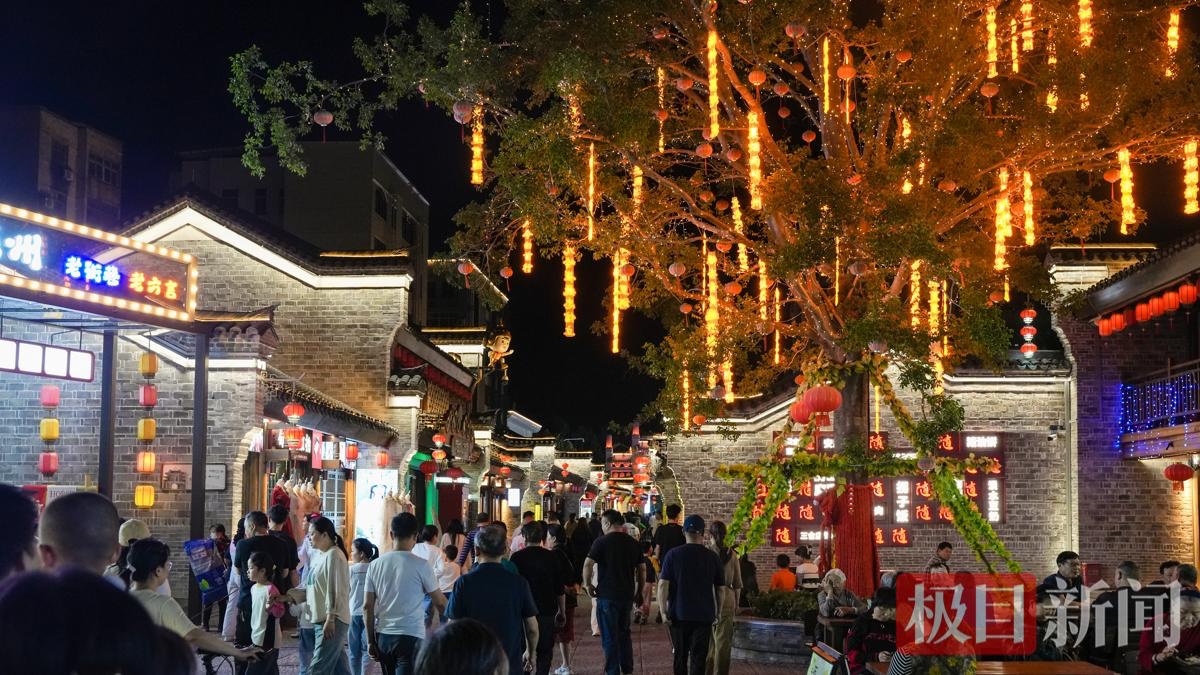随州草甸子街的夜，活色生香 - 图1
