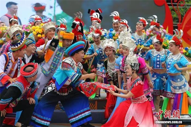 狮龙古脉，马奔新章——夏冰总导演彭水踩花山风华录 - 图10