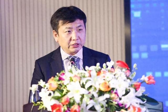 芯片大佬朱一明，11个交易日套现超21亿，自愿拿出超200亿激励员工 - 图1