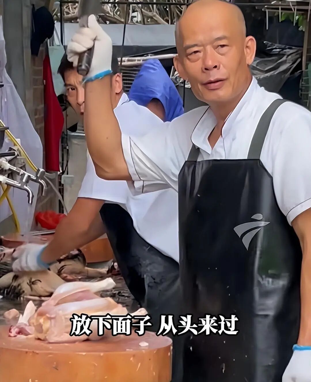 “莫氏鸡煲”店主老莫：已还清欠债，计划3年后退休，因生意太好被邻居投诉，很正常，你太赚钱了；此前曾投资180多万承包鱼塘失败 - 图3