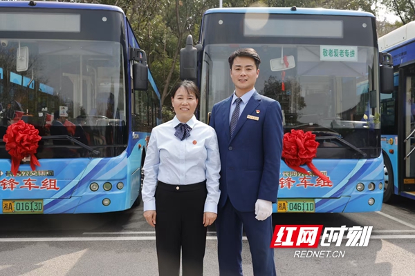 十米车厢磨匠心 平凡之途一路生花 - 图3