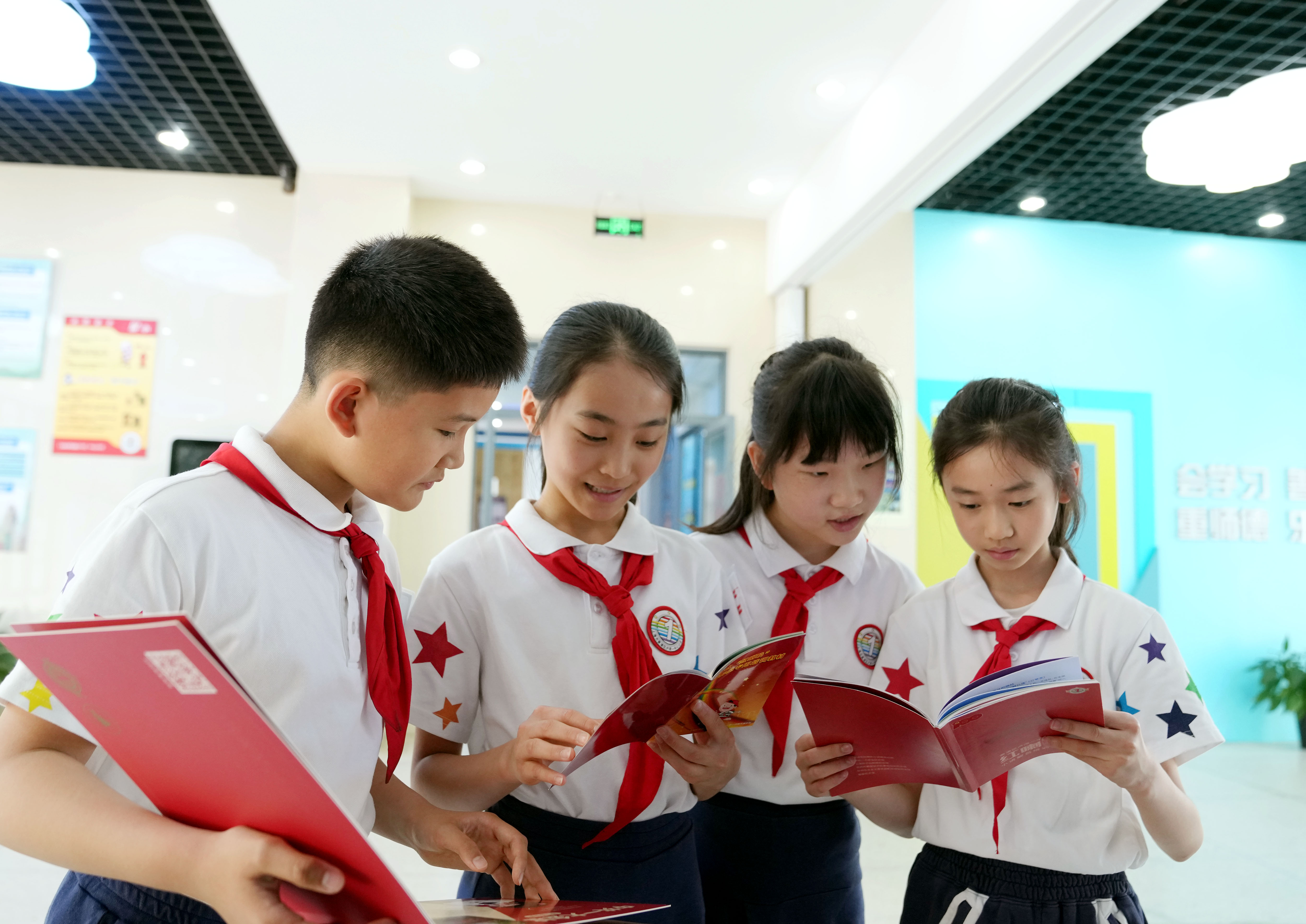 新闻多一点｜童声讲党史 薪火代代传 - 图2