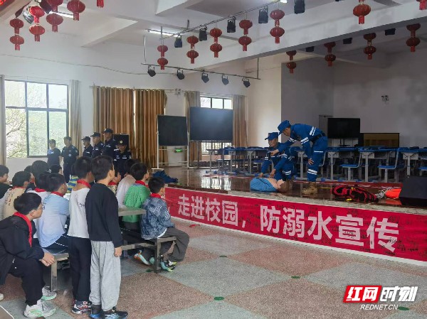 慈利江垭镇：防溺水宣讲进校园 筑牢安全“防护堤” - 图2