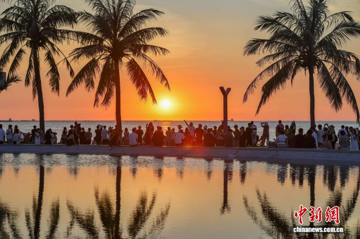 海口夕阳引游人 - 图6