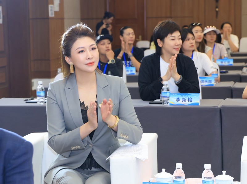 2026“黄河旋风杯”塔城半程马拉松赛事发布会在京举行 - 图4