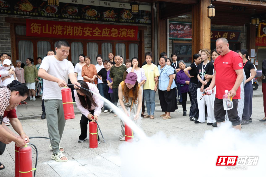 衡山：消防安全应急演练走进景区 筑牢文旅安全防线 - 图1