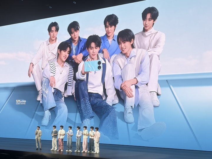 时代少年团接棒易烊千玺代言HUAWEI nova，华为最全AI修图，首发实现3D有声照片 - 图1