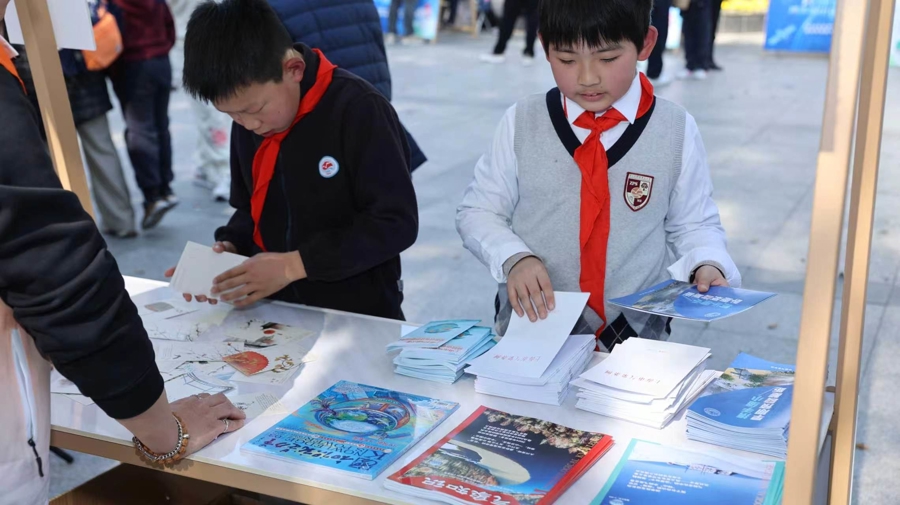 “科普+普法”双向赋能，中学生建议还被写入地方法规 - 图1
