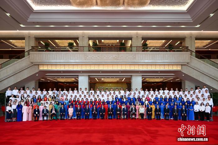 中越两省省委书记寄语两国青年代表：当好民心相通的青春使者 - 图1