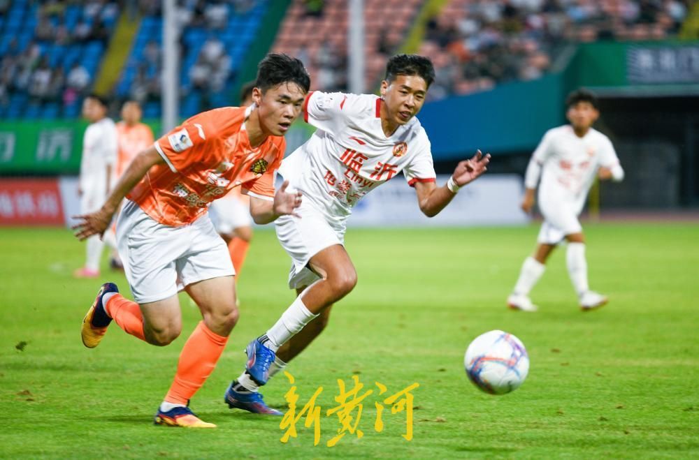 齐鲁超赛济南赛区首场夜战，双方争抢展现顽强斗志 - 图4
