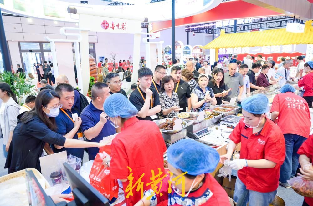 中华老字号博览会启幕，20000余款国货潮品亮相济南 - 图4