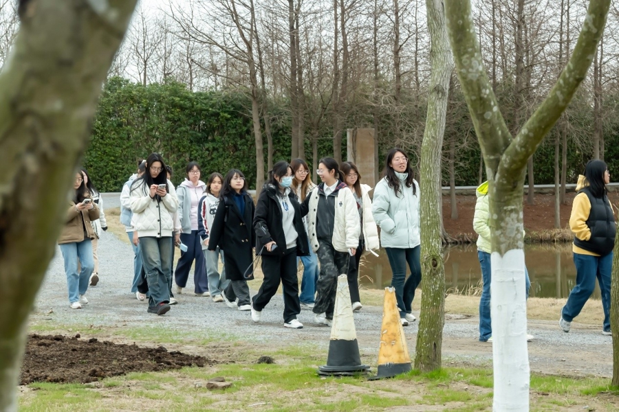 新质生产力如何赋能崇明文旅？上外贤达师生在东滩湿地旁找答案 - 图2