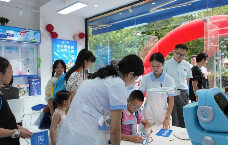 连续5年蝉联连锁百强：视立美凭什么成为眼健康赛道的“长跑冠军”？ - 图9