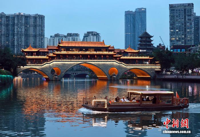 成都锦江河畔夜景如画 - 图1