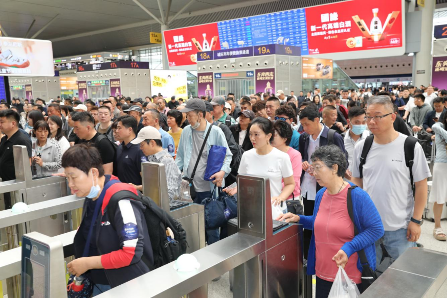 国铁集团郑州局开行首趟高铁定制专列 - 图2