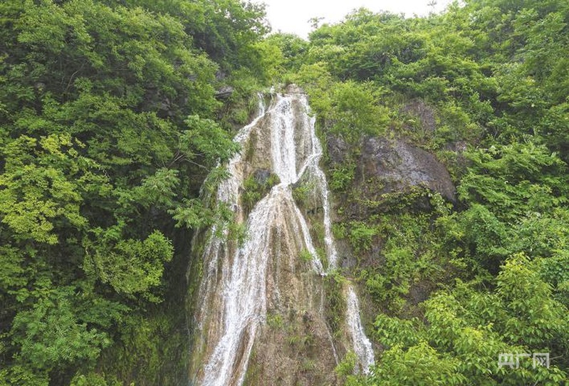 安徽巢湖：深山瀑布群雨后重现盛景 - 图2