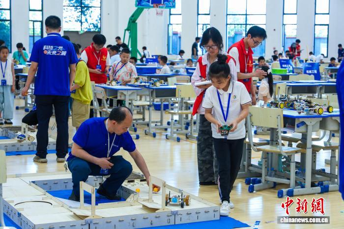 科学少年同台竞技 第九届重庆市青少年科学素养大赛收官 - 图2