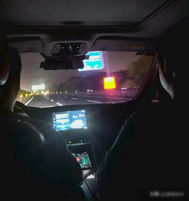 彻底慌了，妈妈为给儿子办婚事，一口气投100万元炒股，警方发现有99.7万元购买了游戏点券，但尚未发货 - 图2