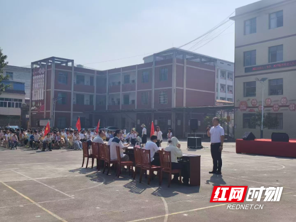 蓝山县楠市中心小学举办庆六一合唱暨集体朗诵汇演活动 - 图1