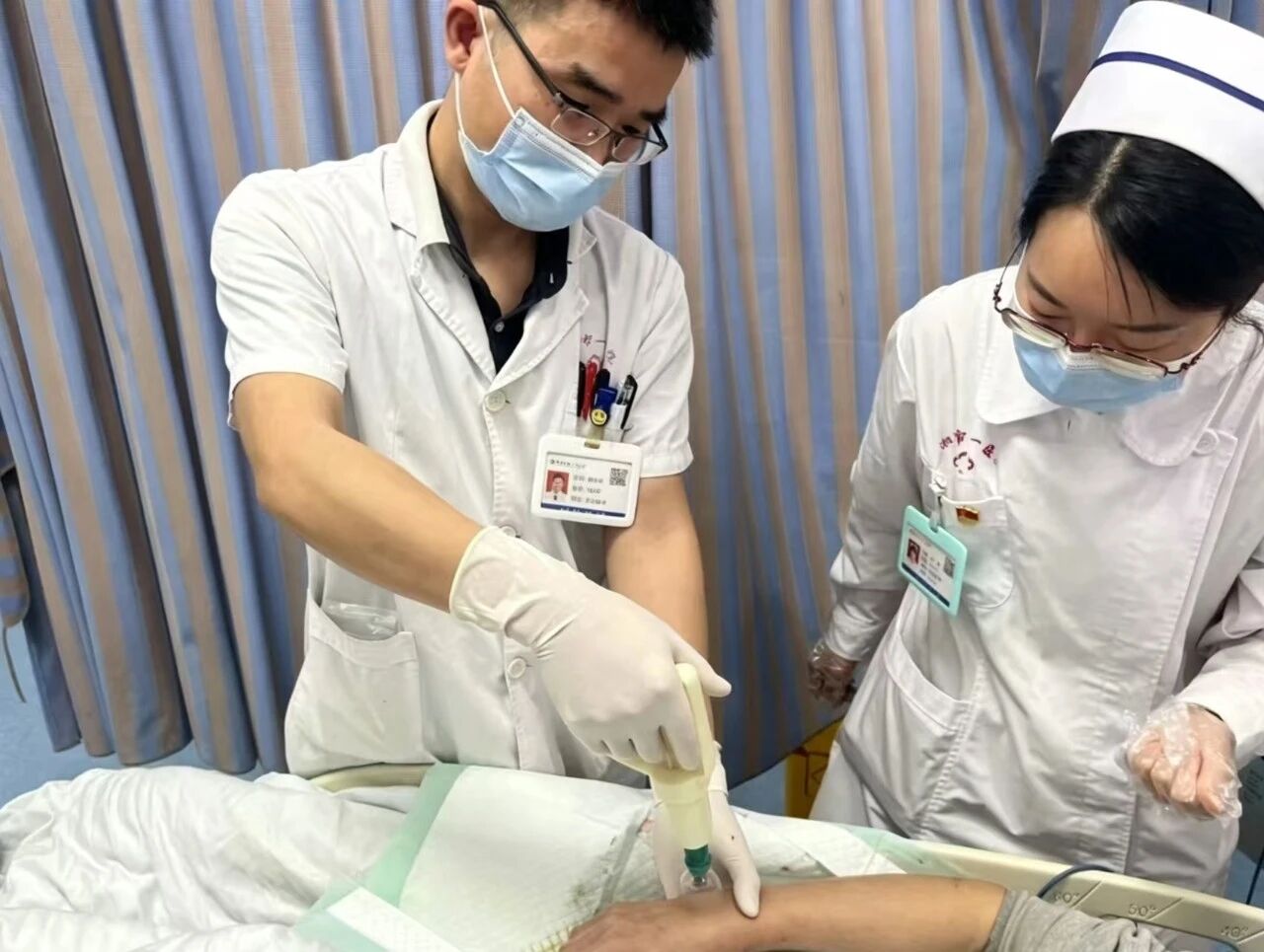 颈肩腰腿痛别硬扛 湘潭市第一人民医院这位康复医师用“针”功夫说话 - 图3
