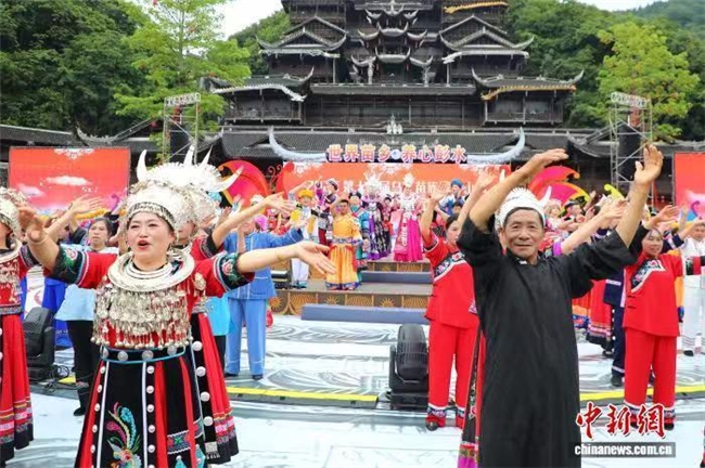 狮龙古脉，马奔新章——夏冰总导演彭水踩花山风华录 - 图11
