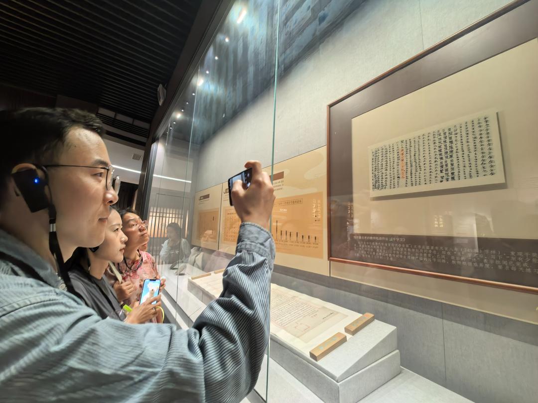 传统文化润师心，师道铸魂促网育——山一大“集思网益”辅导员工作室开展曲阜研学暨网络视觉表达实践活动 - 图5