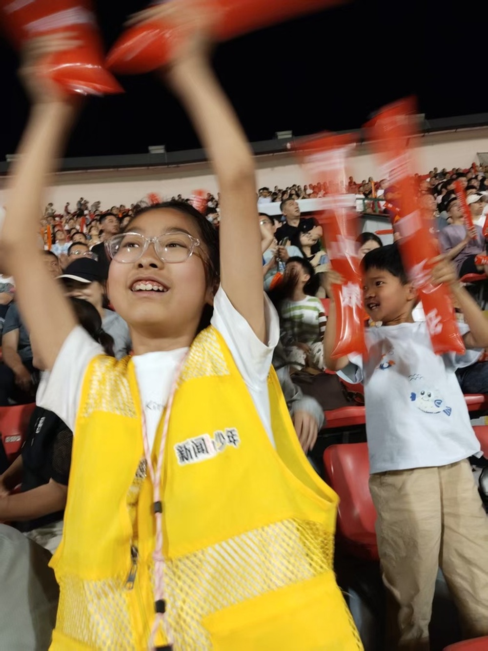 小球迷上线！新黄河少年团沉浸式打卡齐鲁超赛 - 图8