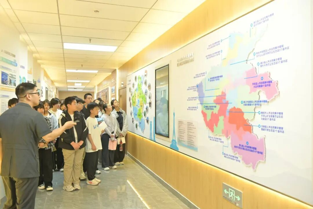 郑州铁路运输中级法院开展“六一”法治研学活动走 - 图3